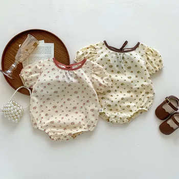 2023 Kore Yaz Yenidoğan Bebek Kız Romper Çiçek Baskılı Yuvarlak Boyun Puf Kollu Muslin Bodysuit Bebek Kız Butik Giyim