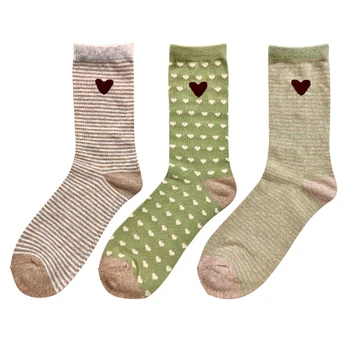 Bayan Pamuk Orta tüp moda rahat kırmızı Kalp tatlı Vintage jakarlı çorap seti 3 çift