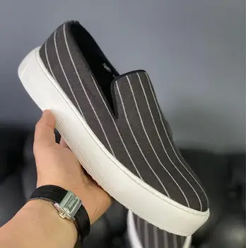 Yeni varış çizgili kanvas rahat ayakkabılar erkekler için spor salonu ayakkabısı moda makosenler üzerinde kayma hakiki deri erkek ayakkabısı
